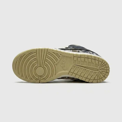 NK SB Dunk Travis Scott Mujer